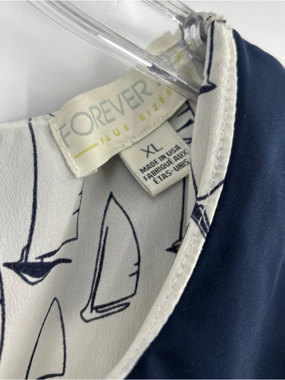 Sz XL plus sizes Forever 21 Navy and White Sailboat Print Blouse broken button - Picture 2 of 16